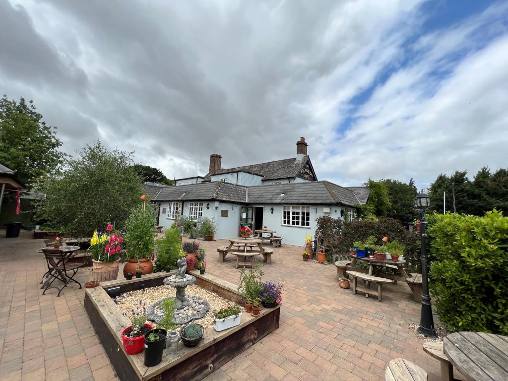 Lot: 120 - FREEHOLD PUBLIC HOUSE - Gardens of Former Botany Bar Inne